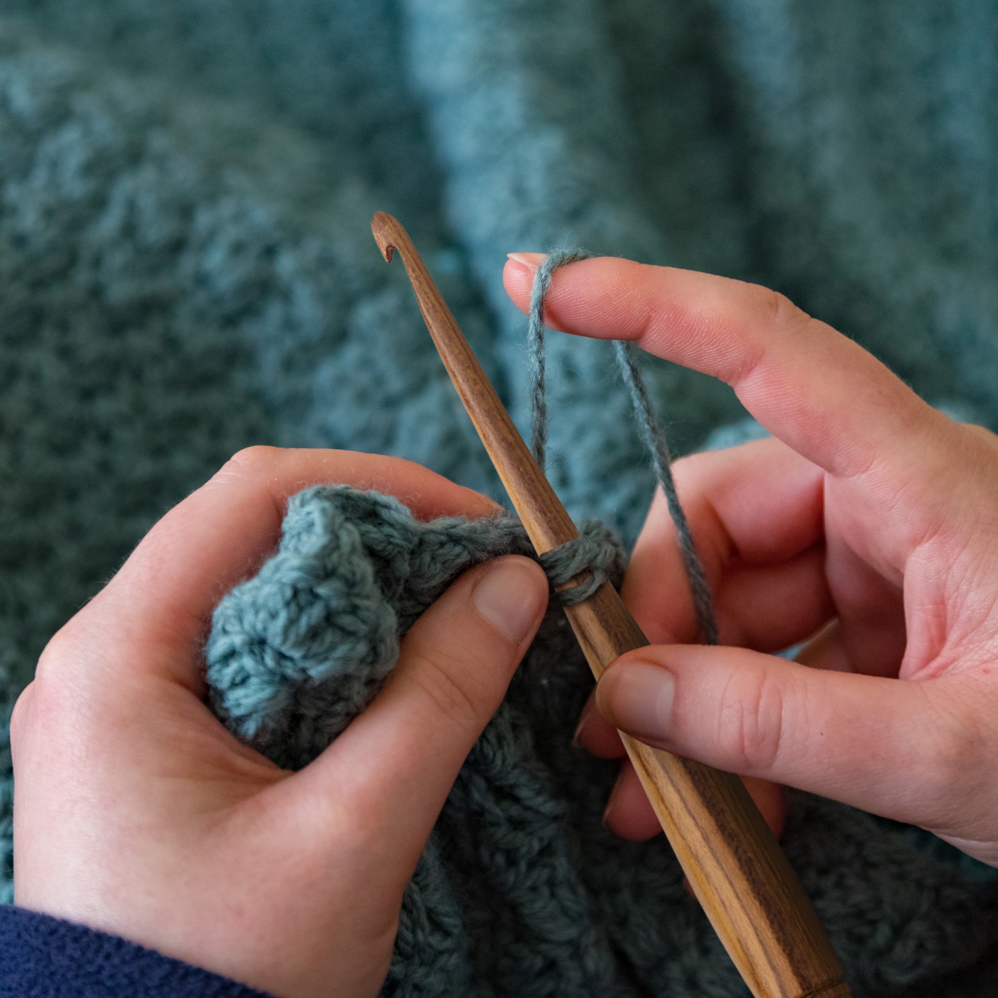 Ommi Crochet Ommi Ergonomic Handle Crochet Hooks | Best Gift! (Teak, 6.5 mm)